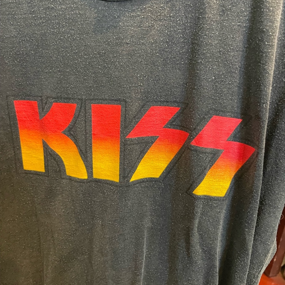 Kiss shirt women’s large runs small top to bottom 24 —across 14 inches